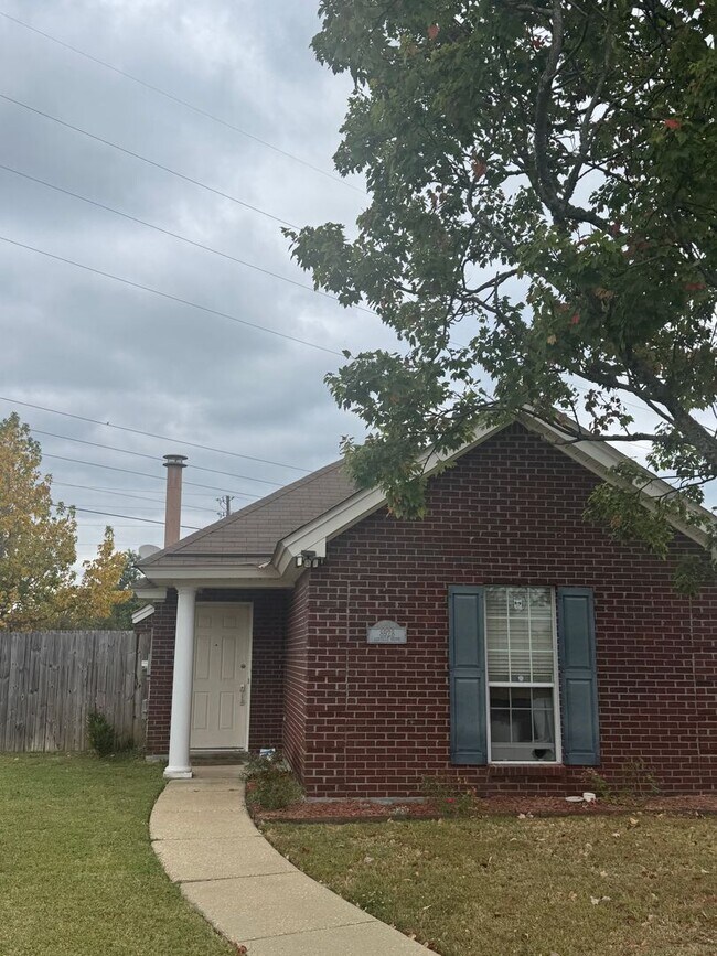 Building Photo - 8928 Asheville Dr