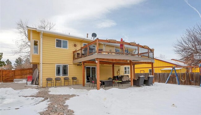 Building Photo - Huge room in a large shared home, private bathroom, great neighborhood, friendly roommates!