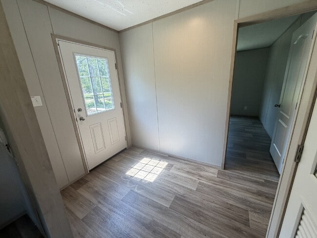 Building Photo - Mobile Home for Rent