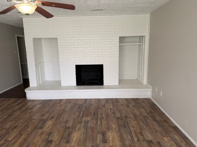 Building Photo - 23430 Cimber Ln