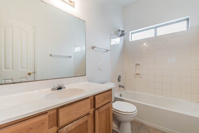 Building Photo - Fabulous home in East El Paso!!
