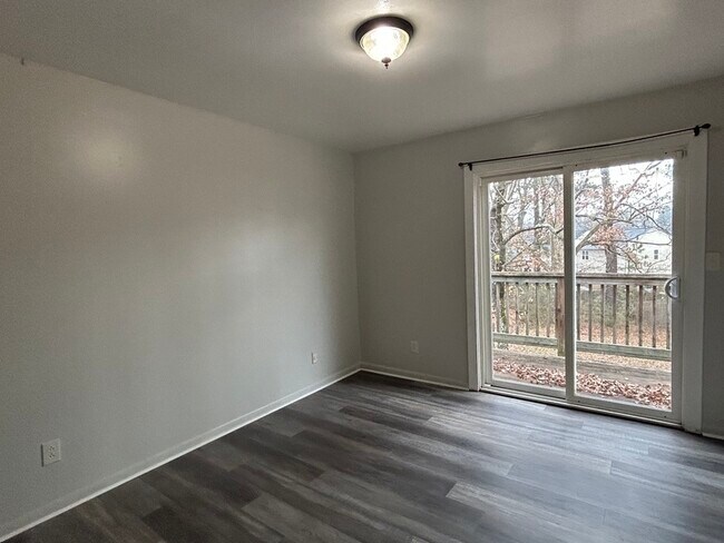 Building Photo - 9109 Troon Ln