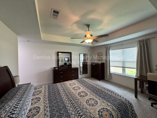 Building Photo - 5641 Micanopy Dr