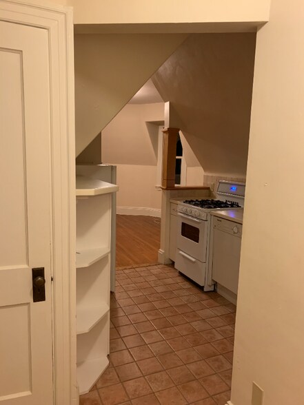 Building Photo - 252 Wayland Ave