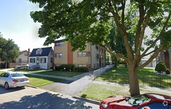 Building Photo - 2008 N 18th Ave