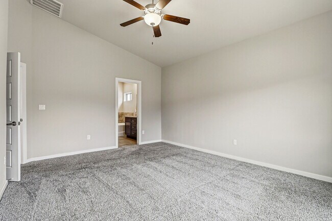 Building Photo - 14740 Mike a Mendoza Ave