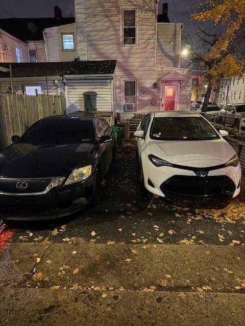 Building Photo - 557 Park St