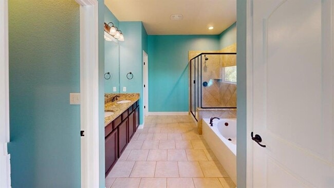 Building Photo - 12004 Terraza Cir