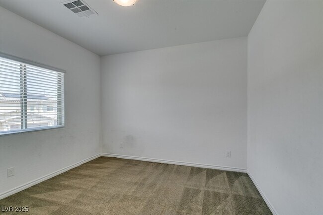 Building Photo - 479 Lost Horizon Ave