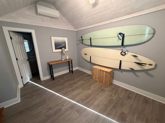 Building Photo - 3BR Beach House on 44th Street