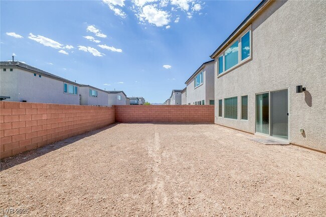 Building Photo - 6533 Twin Brks Ave