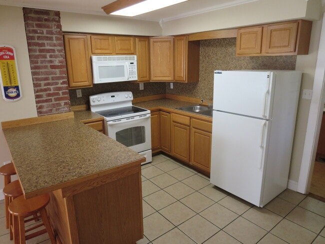 Building Photo - Cute as a button! Near Downtown Shelbyville