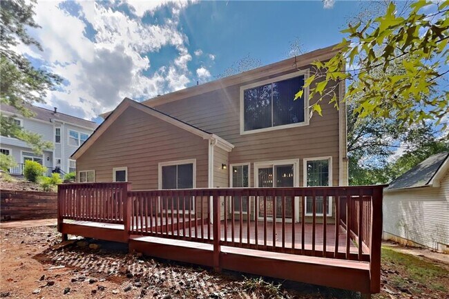 Building Photo - 145 Riversong Dr