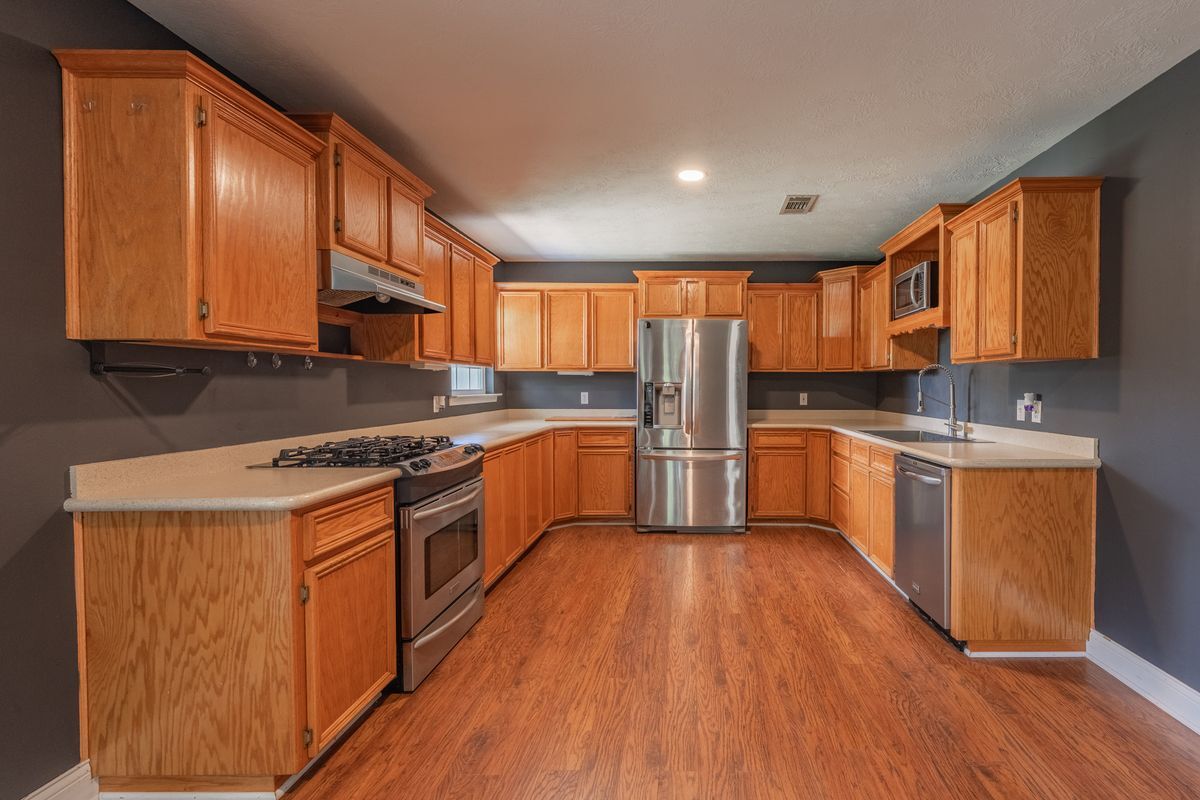 Building Photo - 501 Calhoun Dr