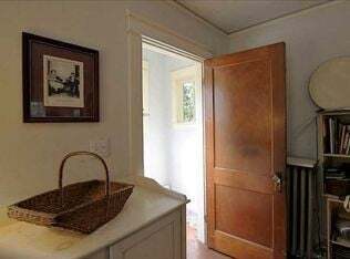 Building Photo - 182 Calla St