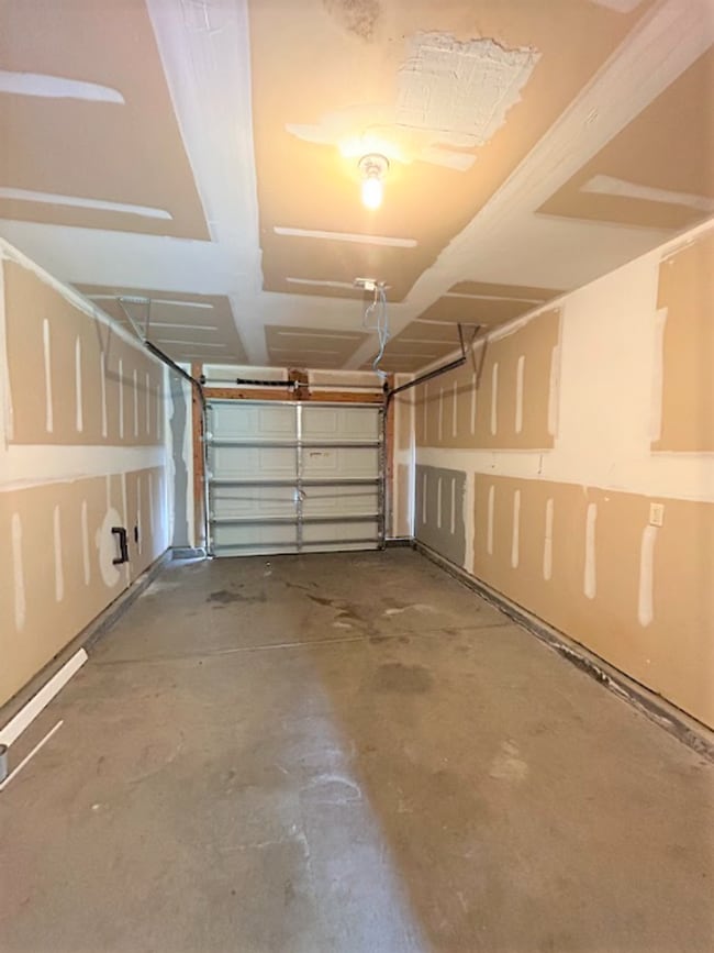 Building Photo - 109 Kensel Ct