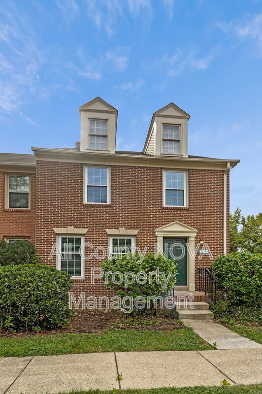 Building Photo - 208 Ellsworth St