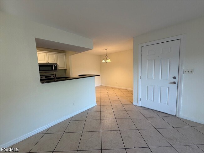 Building Photo - 2885 Winkler Ave