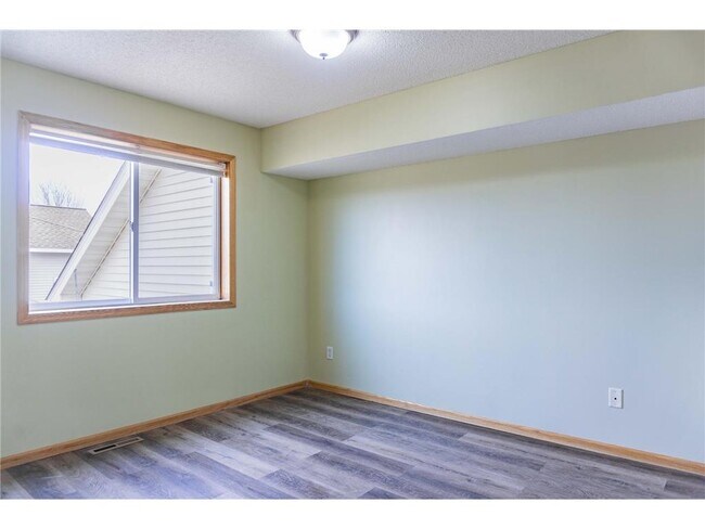 Building Photo - 211X Blake Ave
