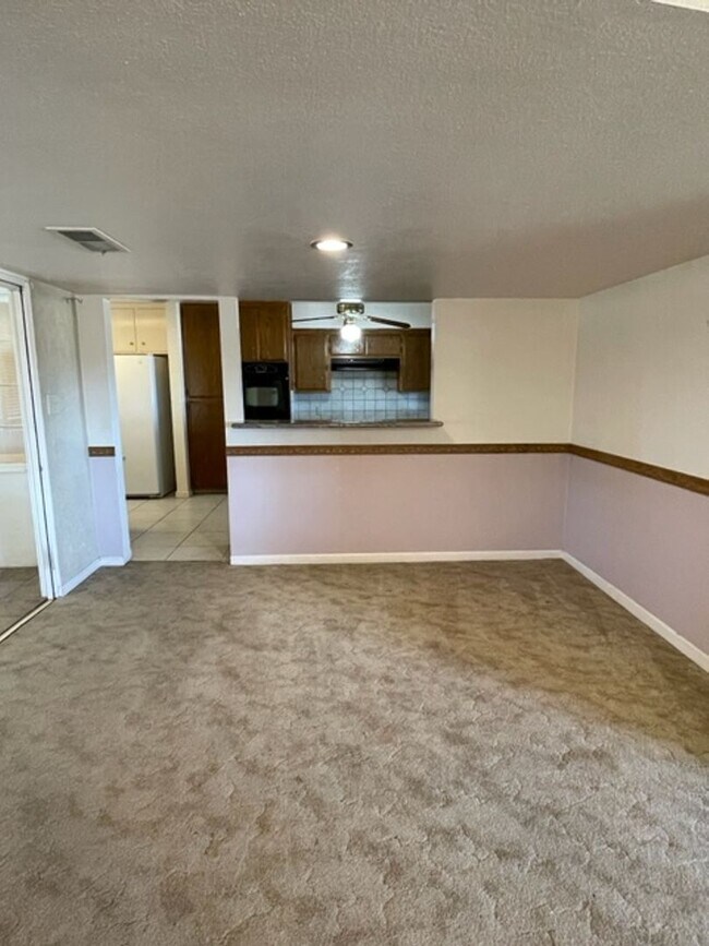 Building Photo - Farm House Living MOVE IN SPECIAL