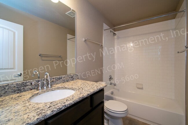 Building Photo - 1826 Ruddlesway Dr