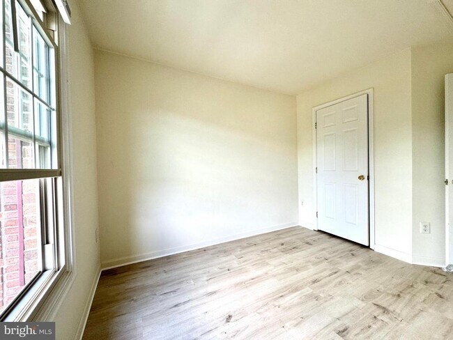 Building Photo - 10175 Treble Ct