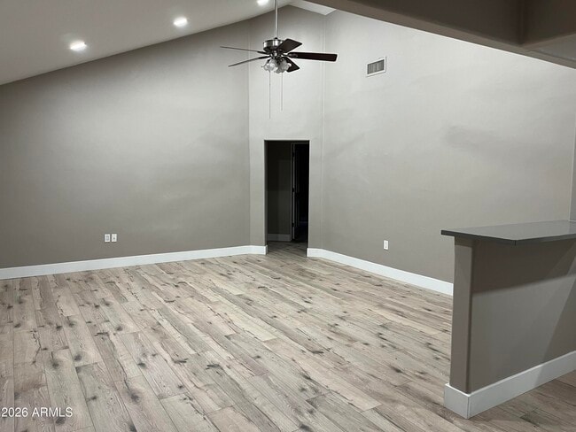 Building Photo - 1002 S Roosevelt St