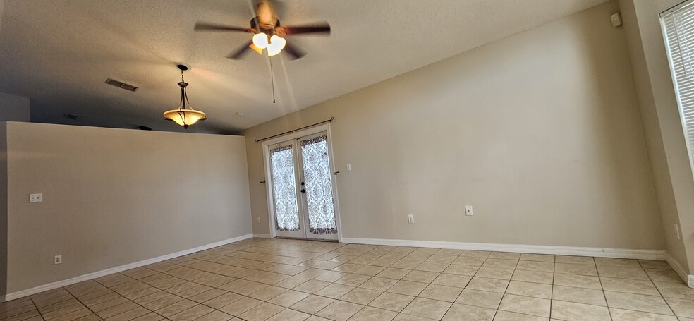 Building Photo - 206 Panorama Dr