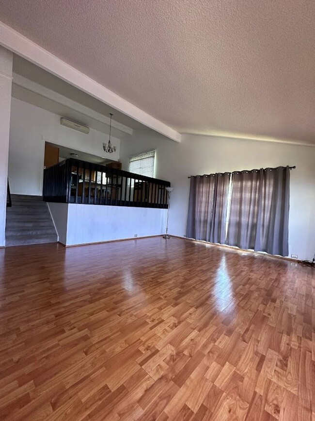 Building Photo - NEWTON Single Family Residence - 3 BEDROOM...