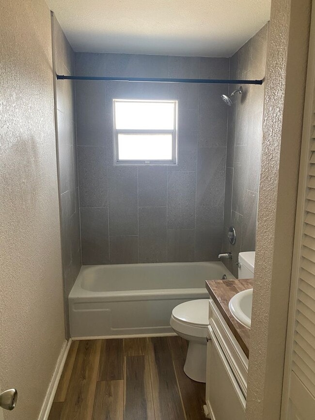 Building Photo - Locke Street Triplex Units