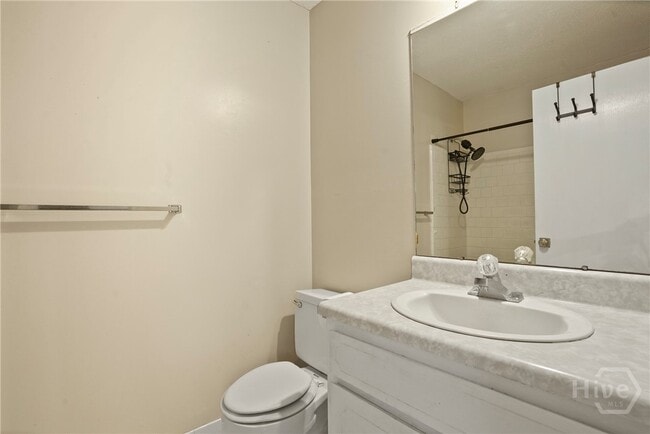Building Photo - 204 Pine Grove Dr