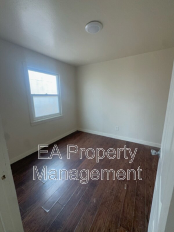 Building Photo - 529 Alvarado Dr SE