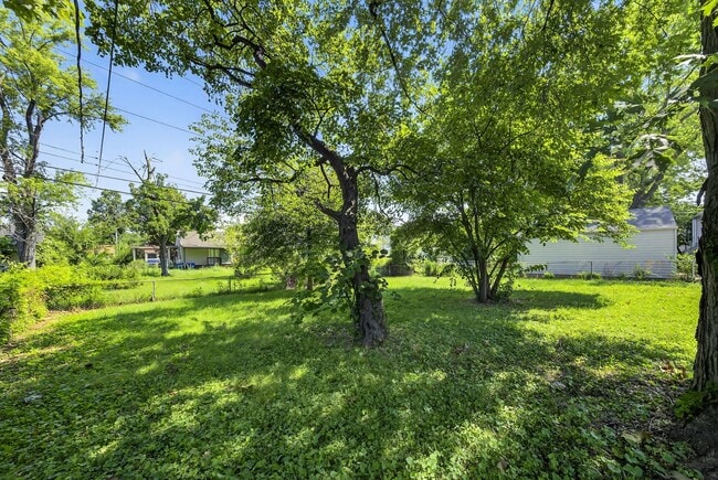 Building Photo - Section 8 Accepted