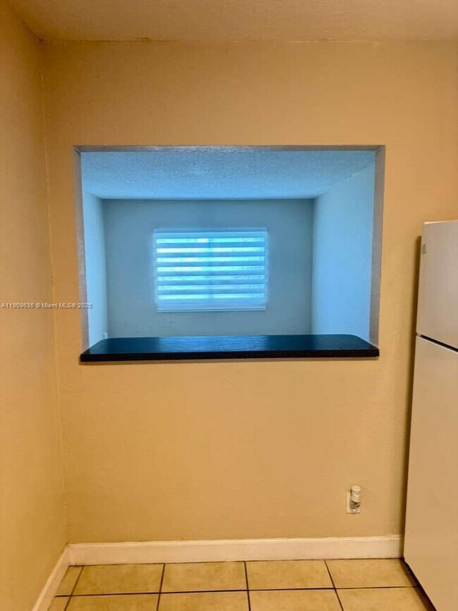 Building Photo - 4841 NW 9th Dr