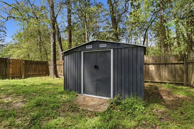 Building Photo - 12322 Royal Lake Dr