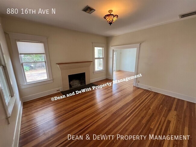 Building Photo - 880 16th Ave N