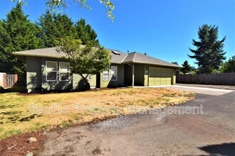 Building Photo - 5500 SW 209th Ave