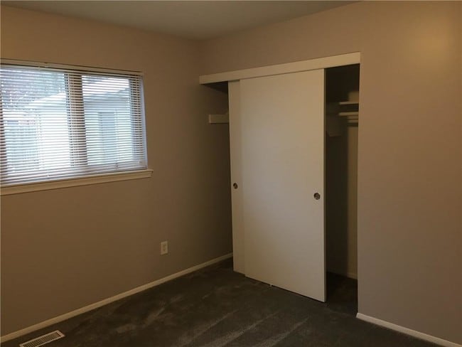 Building Photo - 7587 Lathers St