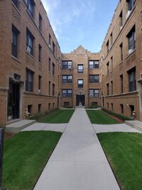 Building Photo - 1 bedroom in Chicago IL 60626