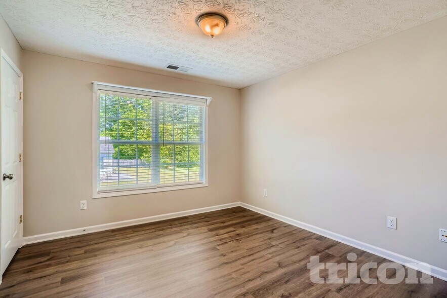 Building Photo - 1230 Webb Farm Ln