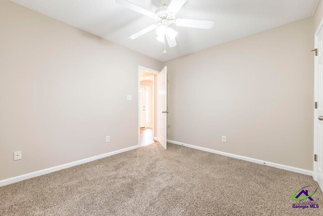 Building Photo - 462 Falkirk Dr