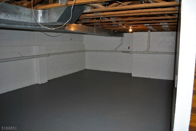 Building Photo - 910 Reed Ct