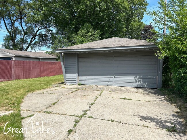 Building Photo - Cozy 2 Bedroom 1 Bathroom Bungalow now available for rent!