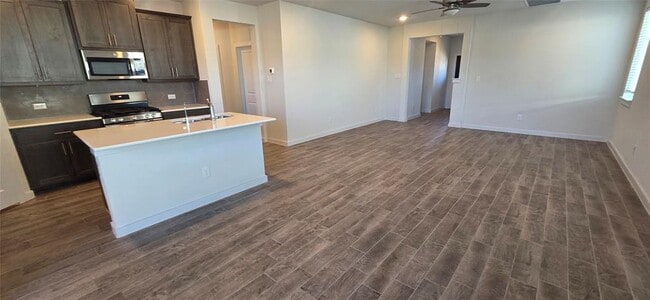 Building Photo - 212 Whisper Rill Dr