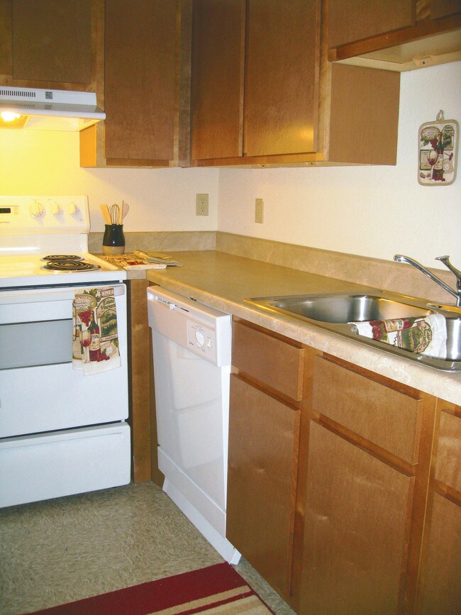 Forest Park Apartments 3708 Garden Oaks Dr New Orleans LA 70114 Apartment Finder