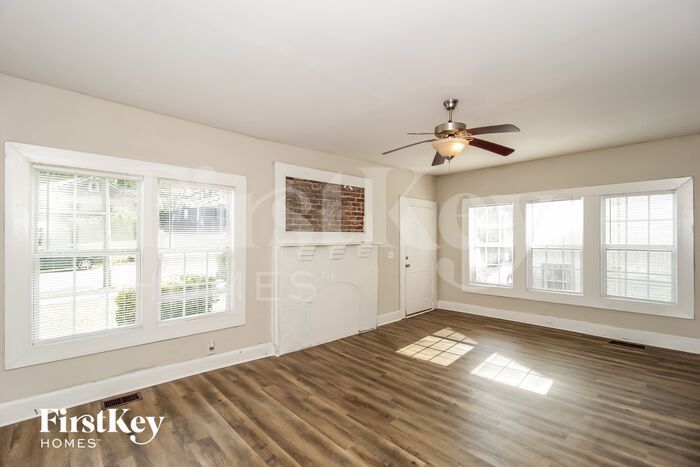 Building Photo - 1387 Beecher St SW