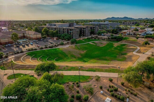 Building Photo - 1701 E Colter St