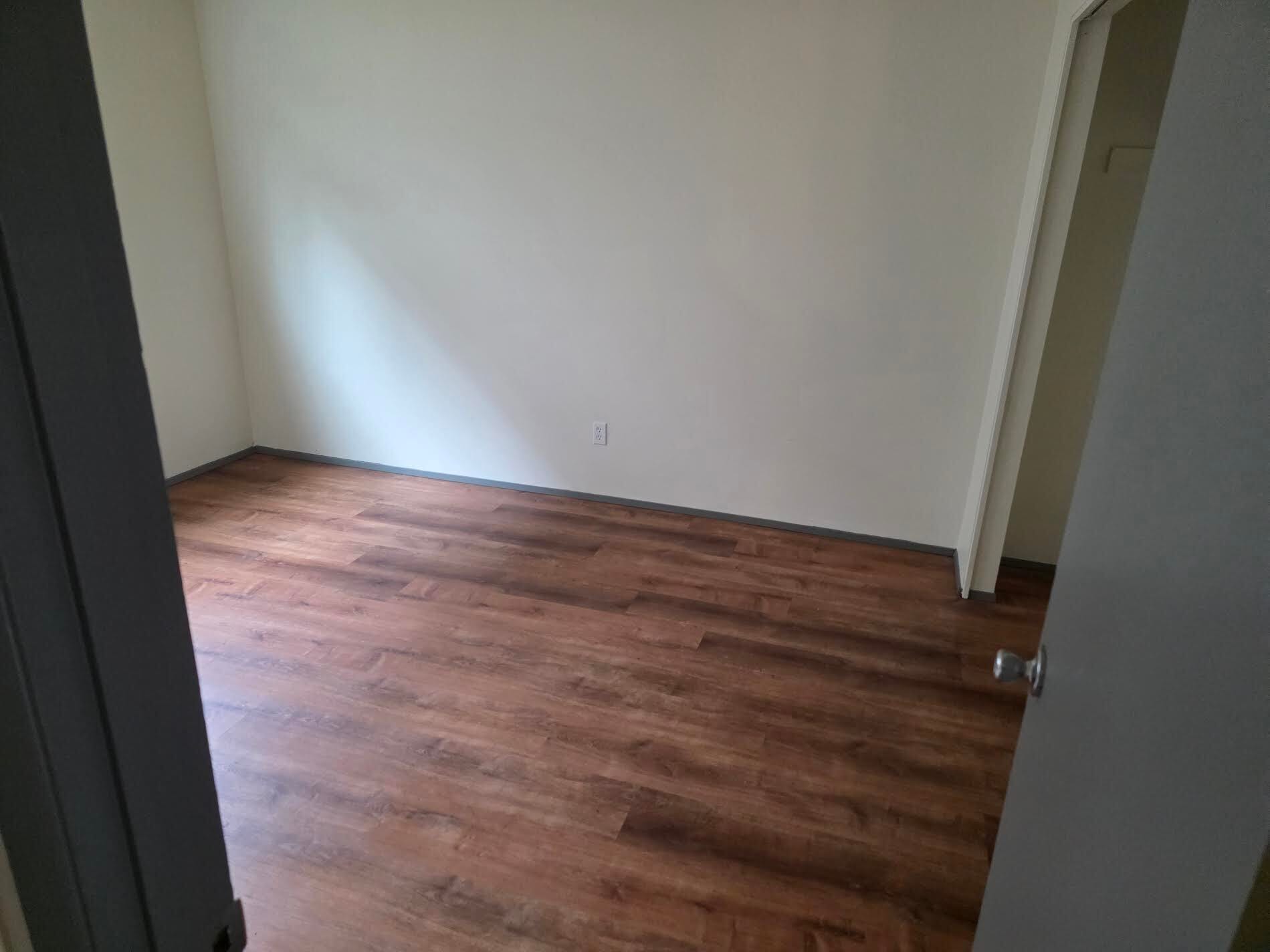 Building Photo - 300 Whitesell Ave W