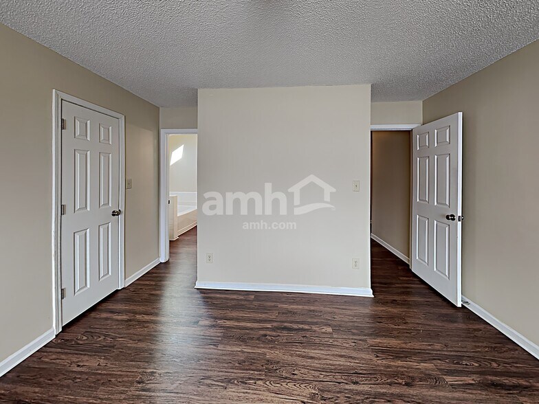 Building Photo - 9319 Cedar River Rd