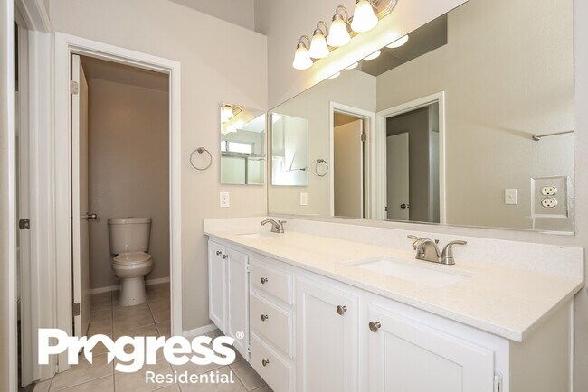 Building Photo - 7287 Golden Star Ave